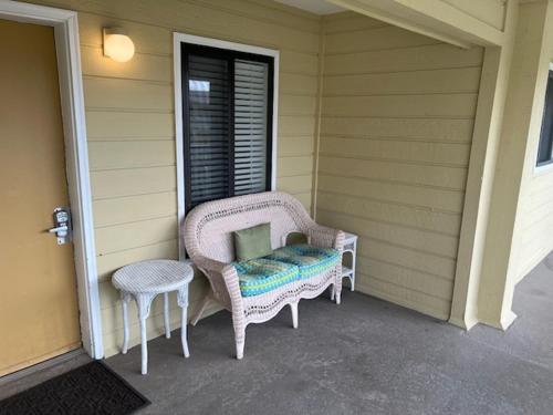 Amenities and beach access! photo 12