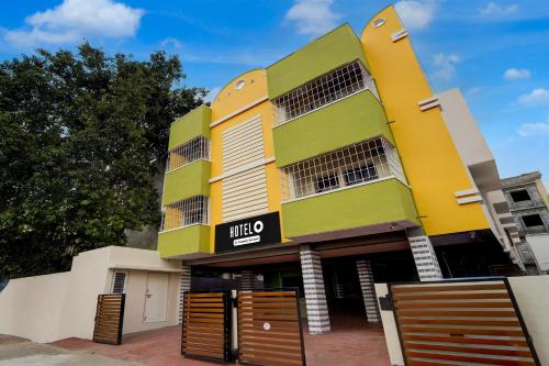 El edificio en el que está el hotel