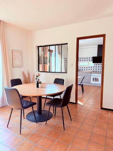 Maison familiale à Cugnaux , 2 Chambres , Jardin , Piscine et Parking