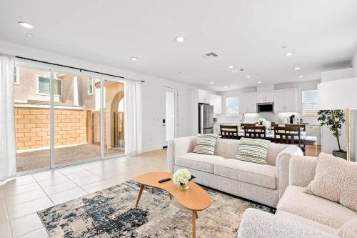 Gallery image of Newly Built Stylish 3BR Oasis Home in Palm Desert in Thousand Palms