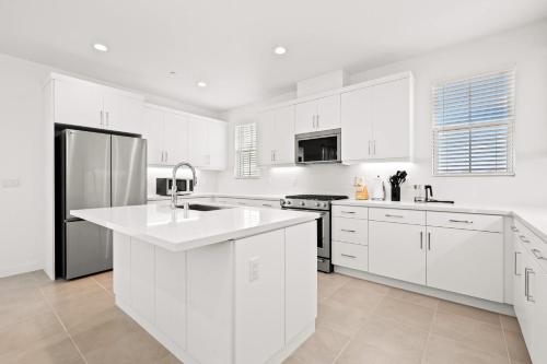 Gallery image of Newly Built Stylish 3BR Oasis Home in Palm Desert in Thousand Palms