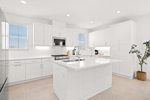 Gallery image of Newly Built Stylish 3BR Oasis Home in Palm Desert in Thousand Palms