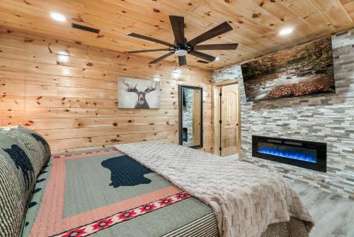 New Listing - Dollywood - HotTub - Arcade - Grill photo 18