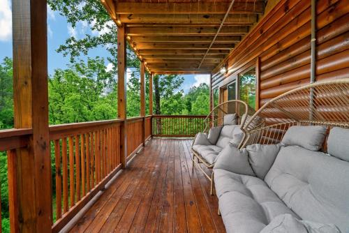 New Listing - Dollywood - HotTub - Arcade - Grill photo 25