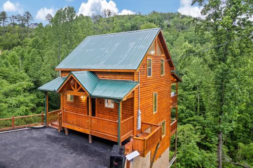 New Listing - Dollywood - HotTub - Arcade - Grill photo 8