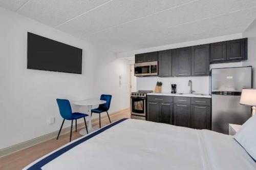 Dapur atau dapur kecil di Outstanding Location Luxury Stay