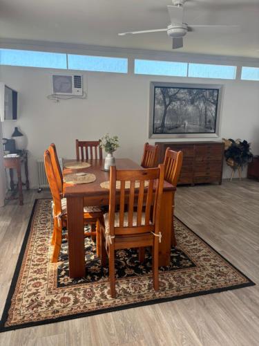 Gallery image of Barney Point Cottage Gladstone, Queensland Private House in Gladstone