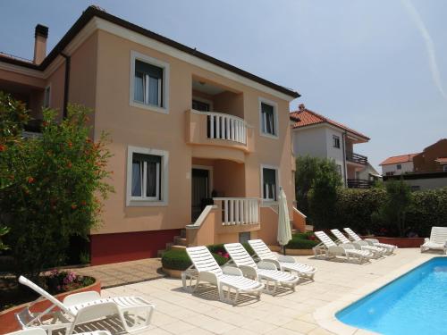 Family-friendly apartments with swimming pool Zadar - Diklo, Zadar - 5774