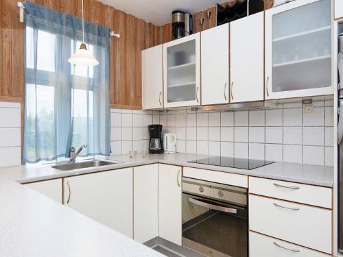 Η κουζίνα ή μικρή κουζίνα στο 4 person holiday home