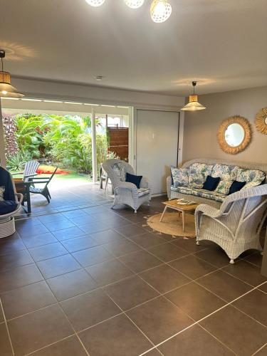 Prostor za sedenje u objektu Wave Coconut Villa