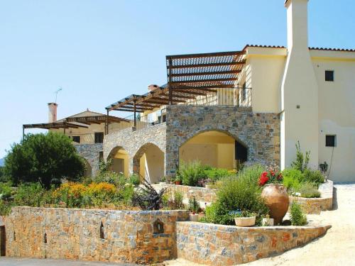 Romantic Holiday Home in Drosia
