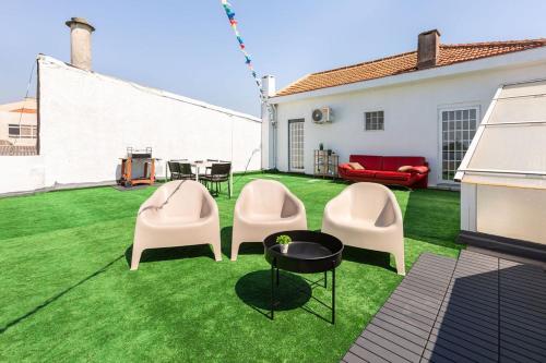 Gallery image of Beach House - Terrace sea sunset in Labruge