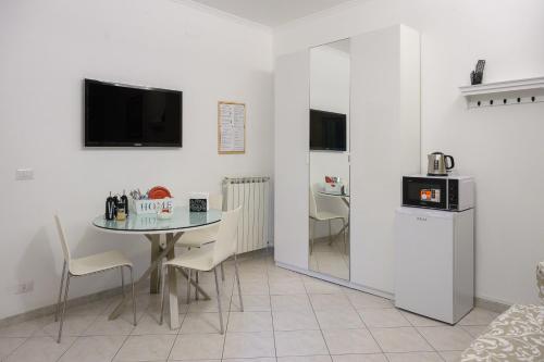Triple room between Trastevere and Testaccio