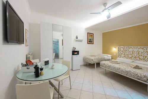 Triple room between Trastevere and Testaccio