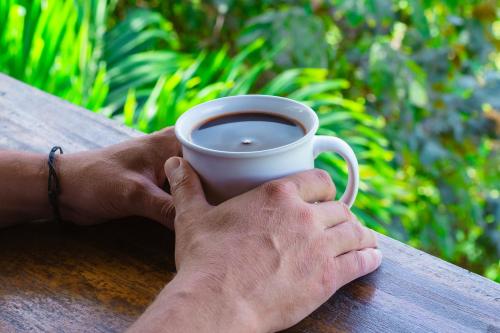 Kemudahan buat kopi dan teh di Wood cozy cabin with ocean views