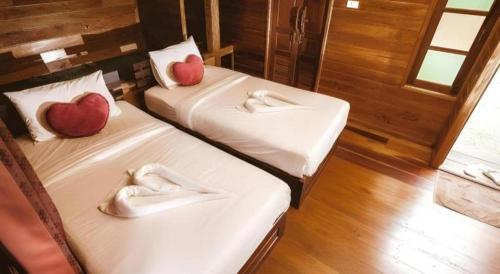 Katil atau katil-katil dalam bilik di River View Resort At Chaewlan
