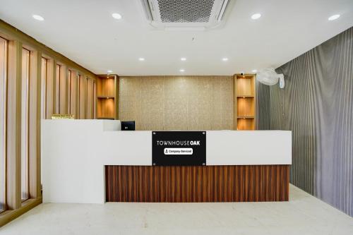 Vstupní hala nebo recepce v ubytování Super Townhouse Oak Banaras Central Railway Junction Formerly Sri Hari Inn