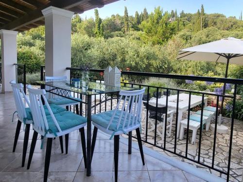 Balkón nebo terasa v ubytování Villa in Corfu near Porto Timoni Beach