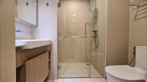 Phòng tắm tại Laguna Skypark, 2 bedrooms & large terrace with golf view