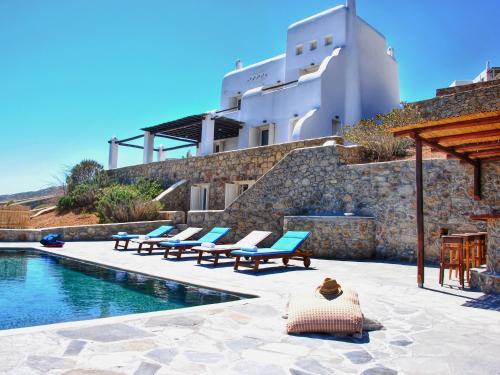 Villa in Mykonos near Agios Sostis Beach