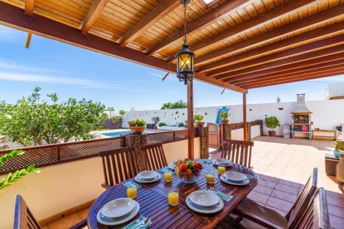 Villa Arisen by Villa Plus