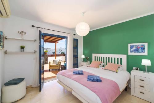 Villa Arisen by Villa Plus