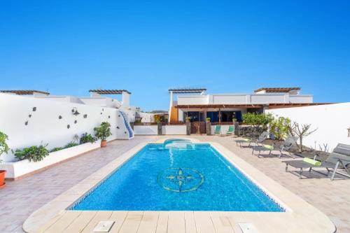 Villa Arisen by Villa Plus