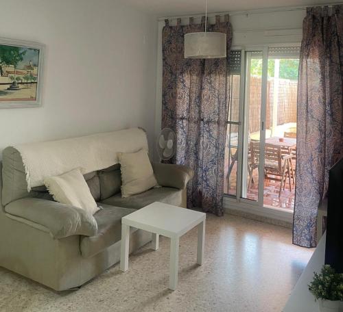 Puerta de Doñana: Playa y centro a un paso.