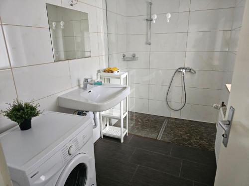 Koupelna v ubytování Große Ferienwohnung mit Küche in Besigheim