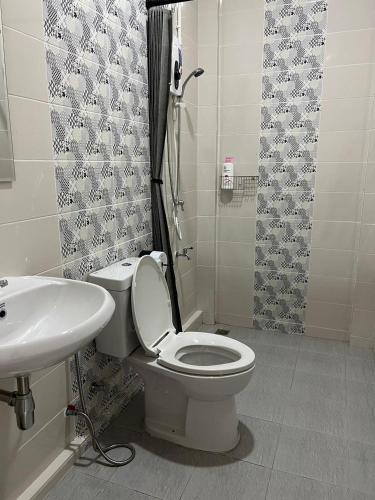 ADNA Single Room near Dannok 1 Mins to Lotus Sadaoにあるバスルーム
