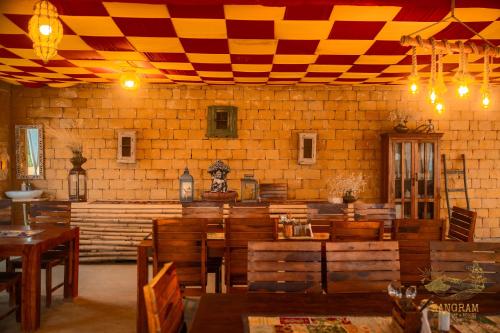 Restaurace v ubytování Sangram Desert camp