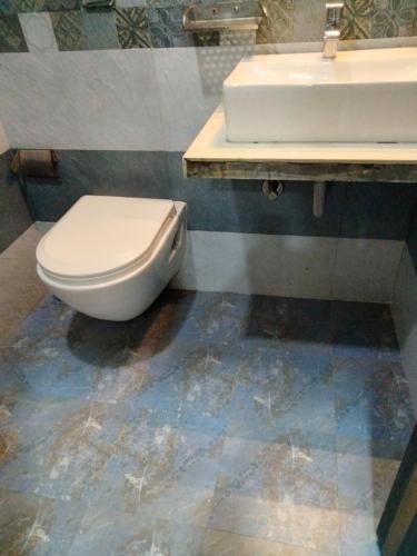 Koupelna v ubytování Hotel Avone Near T2 International Airport Mumbai