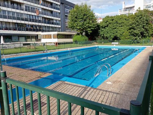 Πισίνα στο ή κοντά στο Apartamento a 130 metros de la playa Parking