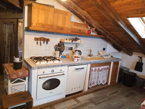 Dapur atau dapur kecil di Chalet Lumière Alpine