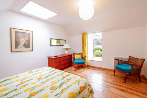 Postel nebo postele na pokoji v ubytování Maison Bretonne Calme Centre Ville