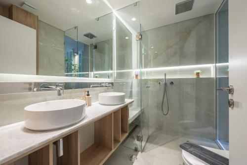 Modern 1BR in Exarchia l Green-View Balcony