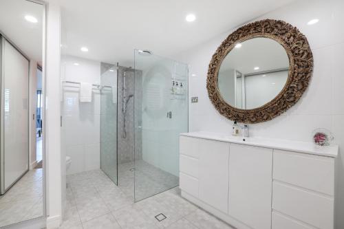 Ένα μπάνιο στο C Bargara Resort