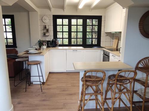 Η κουζίνα ή μικρή κουζίνα στο MeraVilla