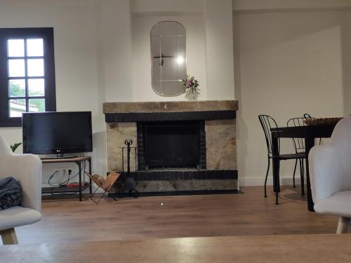 Μια τηλεόραση ή/και κέντρο ψυχαγωγίας στο MeraVilla