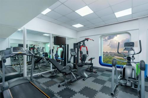 Fitness centrum a/nebo fitness zařízení v ubytování Park Inn by Radisson New Delhi IP Extension