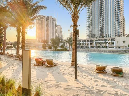 FIRST CLASS 2BR Creek Beach Comfort & Style