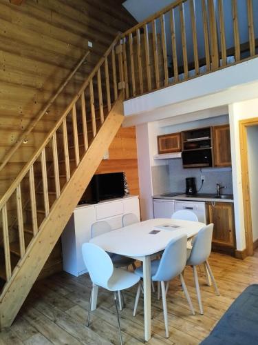 Résidence Lanslevillard Quartier Eglise - Appartement 2 pièces mezzanine - 5 personnes MAE-2503