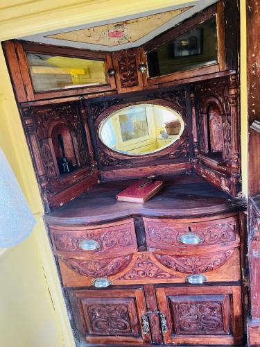 Gambar di galeri bagi The showman wagon 