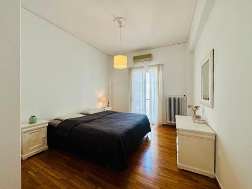 1 minute from metro station, 12 minutes from Akropolis