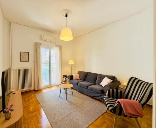 1 minute from metro station, 12 minutes from Akropolis