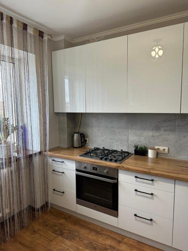 Dapur atau dapur kecil di 1 кім в Центрі з виглядом на Набережну
