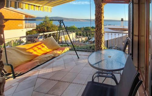Beautiful Apartment In Starigrad With Wifi