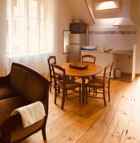 Dapur atau dapur kecil di Appartement Hirondelle