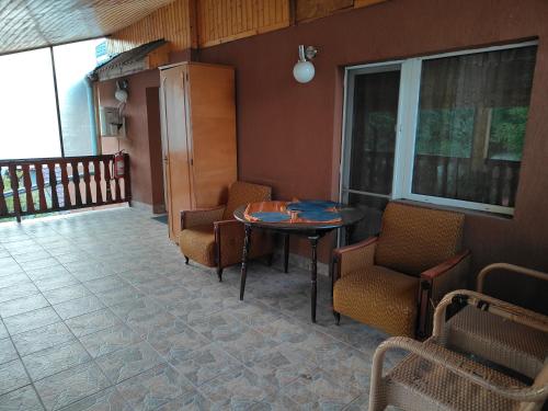 Ruang duduk di Apartament S&F