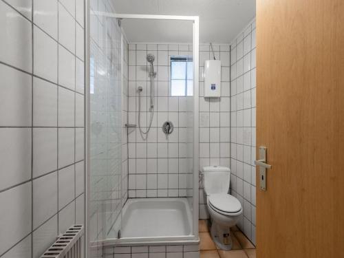 Ένα μπάνιο στο Charmantes Ferienhaus nahe Moselufer